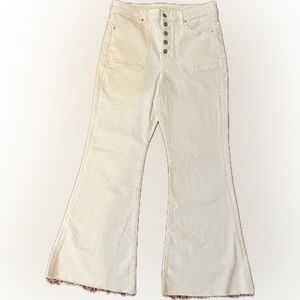 American Eagle White denim flare size 12 short jeans.